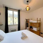 Urban Flat 97 - Spacious 1 Bedroom In דירה *