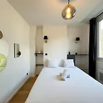 Urban Flat 97 - Spacious 1 Bedroom In * פריז