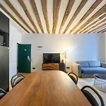 Urban Flat 97 - Spacious 1 Bedroom In פריז